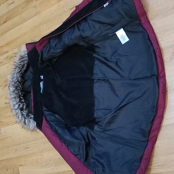 Free Country puffer coat w removable zipper fur hoodie maroon color size small - Picture 9 of 12